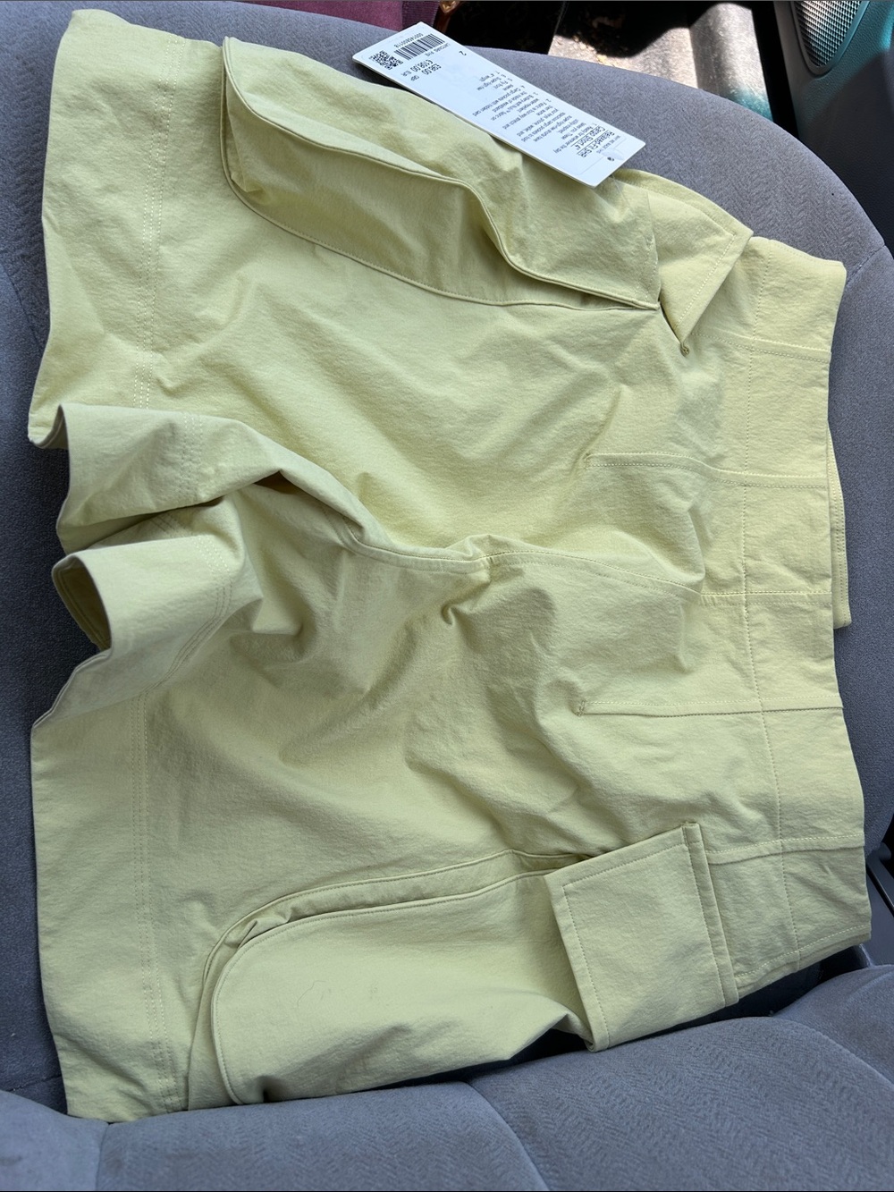 lululemon athletica Women's Light Yellow Cargo Shorts - Picture 3 of 3